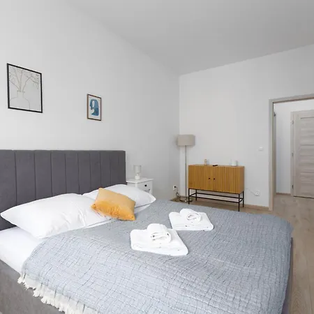 With 2 Bedrooms With Kitchen Near Metro 公寓