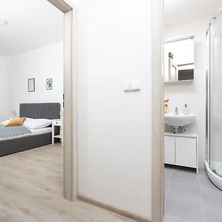 With 2 Bedrooms With Kitchen Near Metro 公寓 *