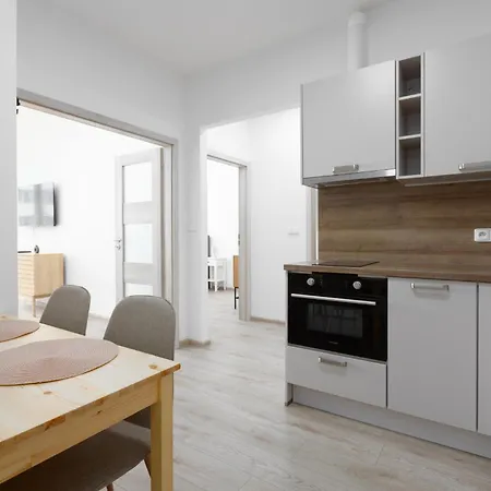 With 2 Bedrooms With Kitchen Near Metro *