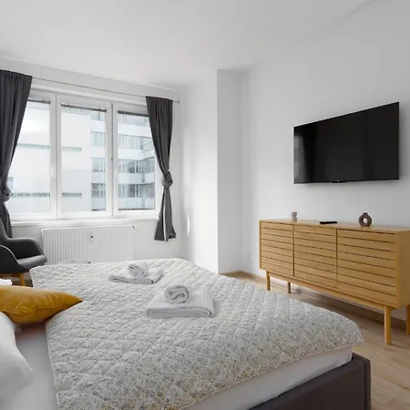 With 2 Bedrooms With Kitchen Near Metro Apartamento *