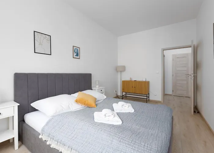 With 2 Bedrooms With Kitchen Near Metro Appartement