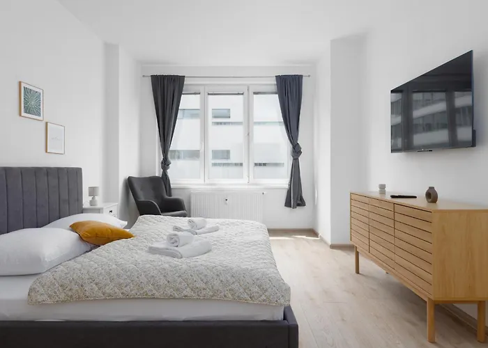 With 2 Bedrooms With Kitchen Near Metro * Prague