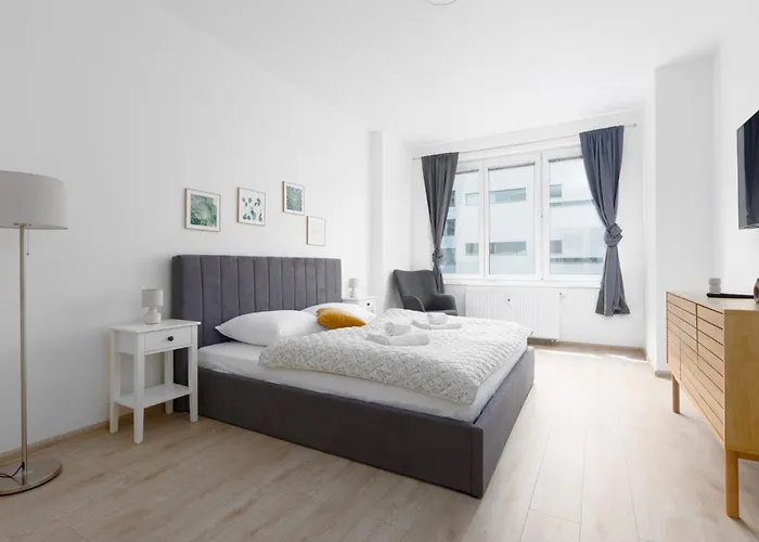 With 2 Bedrooms With Kitchen Near Metro Appartement