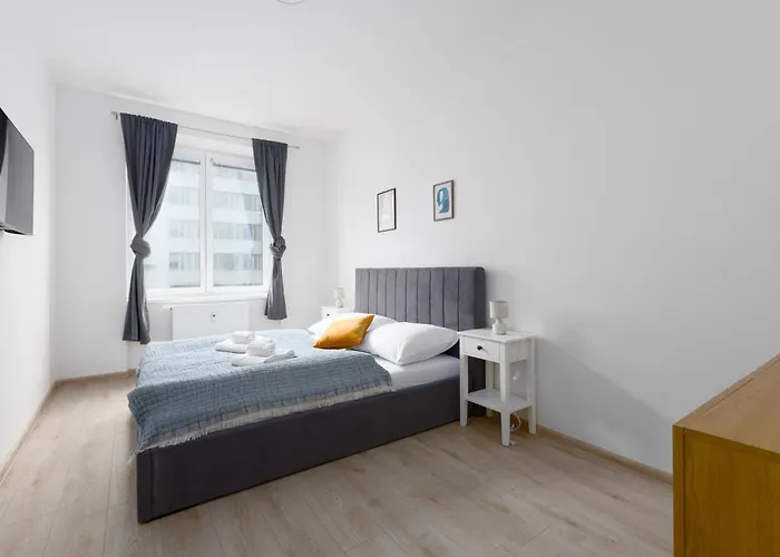 Appartement With 2 Bedrooms With Kitchen Near Metro Prague
