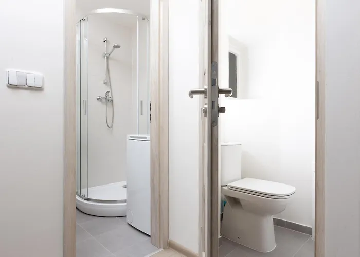 With 2 Bedrooms With Kitchen Near Metro Appartement